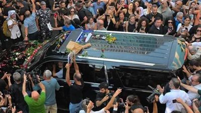 سر الطبل والرقص في جنازات الفنانين اللبنانيين.. هل هي عادات أم وصية؟