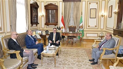  سامي عبد الصادق : جامعة القاهرة تولي اهتمامًا بالغًا بالطلاب الوافدين