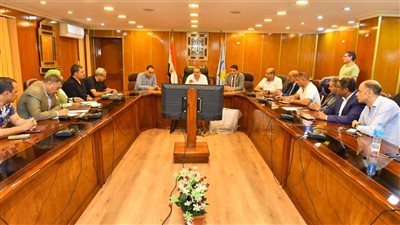 محافظ أسيوط يحذر من البناء على الأراضي الزراعية ويشدد على إزالة المخالفات 