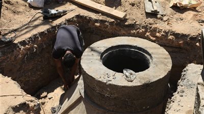 محافظ أسيوط: حلول بديلة لتوصيل الصرف الصحي لمنطقة القاوية بالوليدية رغم انخفاض