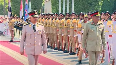 وزير الدفاع يلتقى رئيس هيئة الأركان الباكستانية المشتركة (فيديو)