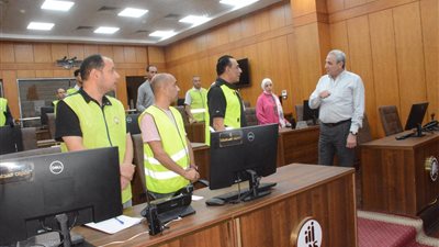 محافظ الغربية يوجه بتنفيذ خطة عاجلة لحصر العقارات القديمة والآيلة للسقوط 