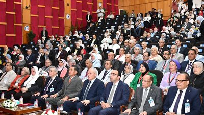 19جامعة يتنافسون على 30 جائزة بمؤتمر الدراسات العليا السنوي بجامعة قناة السويس