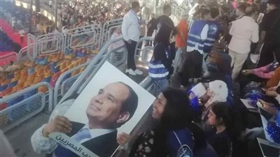 صور الرئيس السيسي تزين المؤتمر الختامي لحزب مستقبل وطن فى استاد القاهرة 