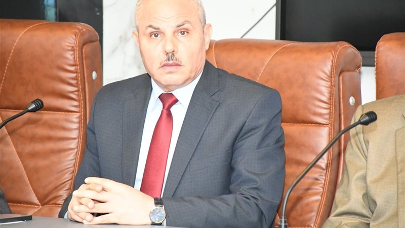 رئيس جامعة قناة السويس