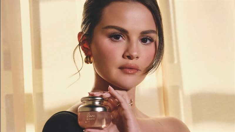 عطر سيلينا جوميز