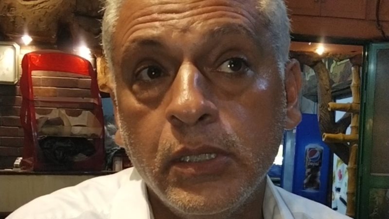 الدكتور محمود يطالب