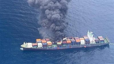 السيطرة على حريق نشب في مركب حاويات برأس غارب.. البترول: المركب لا يتبع القطاع