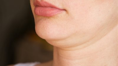 بدون عمليات تجميل.. 5  تمارين بسيطة للوجه تساعدك في التخلص من 