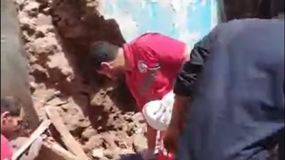 الهلال الأحمر يساند جهود الحماية المدنية في انتشال ضحايا حادث عقار طنطا