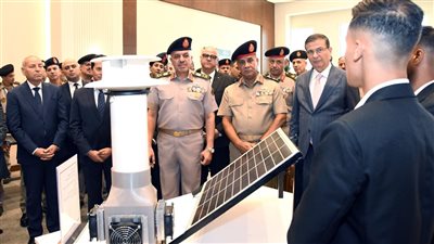 وزير الدفاع يتفقد معرض مبتكرات الكليات العسكرية والجامعات المصرية