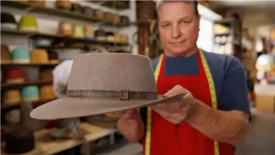 هل يُسبب ارتداء القبعة تساقط الشعر؟ وما الحالات التي يجب الحذر منها؟ 