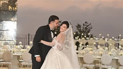 زفاف ملكة جمال الجزائر في كنيسة يشعل الجدل.. هل غيّرت ديانتها؟