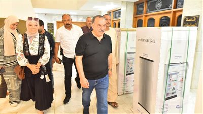 محافظ أسيوط يشهد تسليم أجهزة كهربائية لتجهيز العرائس اليتيمات  