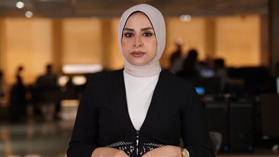 السيطرة على حريق بمركب حاويات قرب رأس غارب دون إصابات