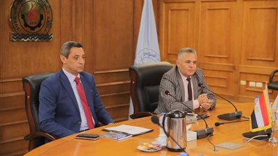 مجلس جامعة السويس يعقد اجتماعه الشهري بحضور المحافظ 