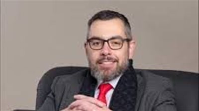 محمد فؤاد لـ “نيوز رووم”: نقص الكفاءات الفنية للعاملين بالدولة يعطل الاستثمار 