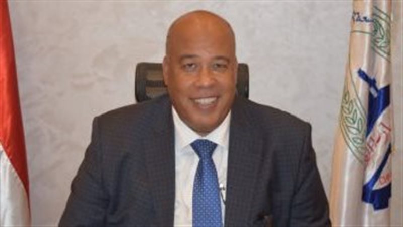 ايمن العشري