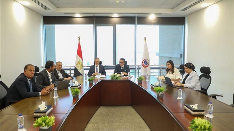 اجتماع وزير الصحة