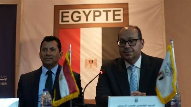 ياسر ادريس رئيس اللجنة