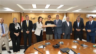 محافظ الجيزة يُكرِّم أوائل الثانوية العامة والدبلومات الفنية 