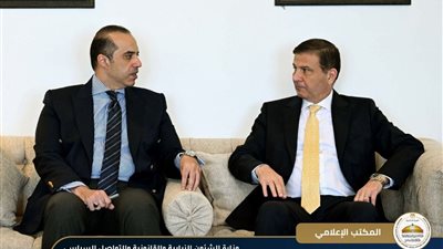وزيرا الشئون النيابية والزراعة يواصلان التشاور حول مشروع التعاونيات 