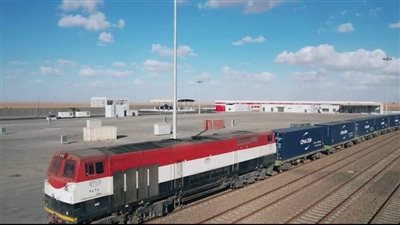 «النقل»: ميناء أكتوبر الجاف له دور بارز في حركة الواردات والصادرات