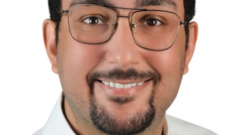 الدكتور مصطفى الجيار