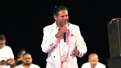 تجاوز أزمة « بوسة الساحل» .. راغب علامة يحيي حفلًا غنائيًا في باريس 