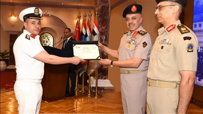 رئيس أركان حرب القوات المسلحة يشهد فعاليات اليوم العلمي للكلية الفنية العسكرية