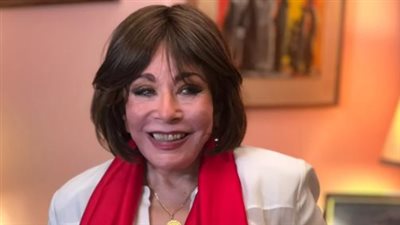   لبنى عبد العزيز تتسلم «وسام ماسبيرو للإبداع» بمنزلها.. تكريما لـ عطائها الفن