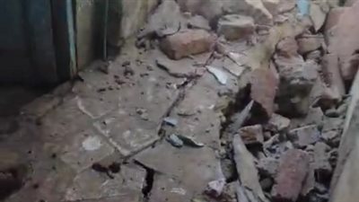 انهيار منزل مكون من طابقين بعد إخلائه من سكانه بساعات في قنا