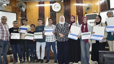 تكريم أكثر من 100 طالب وطالبة ببنى سويف بعد حصولهم على الشهادة الدولية