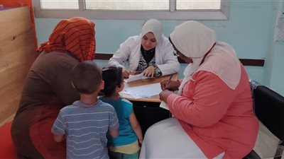 قافلة سكانية شاملة لتقدم خدمات متكاملة لأهالي القرية بقرية دويدار بالمحمودية 