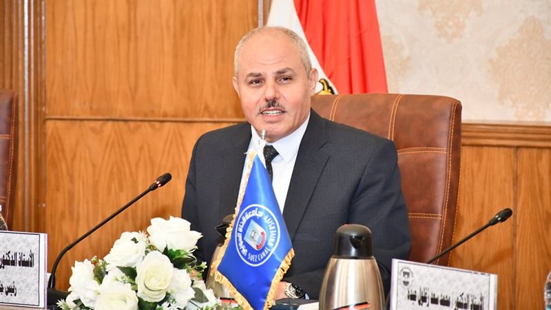 رئيس جامعة قناة السويس