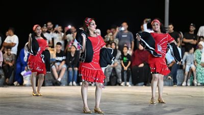 وسط إقبال جماهيري.. الثقافة تطلق الدورة الـ 5 من مهرجان 