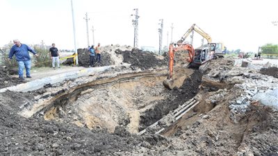 محافظ كفرالشيخ يتابع أعمال صيانة خط الغاز الطبيعي بميدان الملك عبدالله