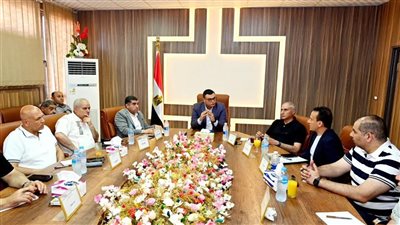 وزير الإسكان يعقد اجتماعا بمقر جهاز «برج العرب الجديدة» لمتابعة سير العمل 