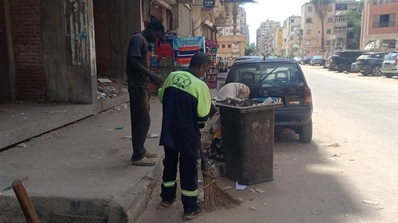 جانب من اعمال النظافة