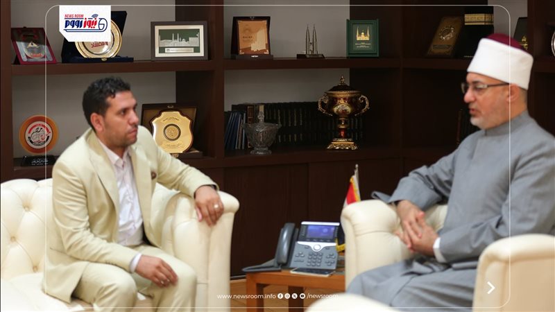 الدكتور نظير عياد