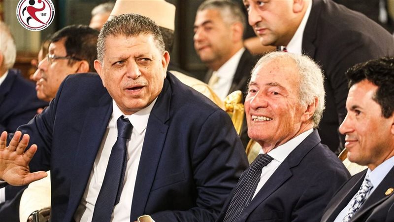 اجتماع ثلاثي