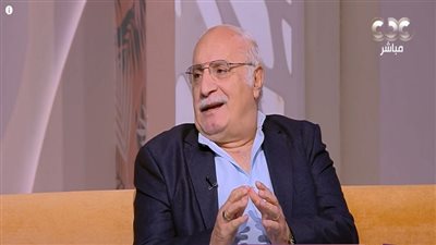 من الألم للفن.. قصة عزت زين مع الزهايمر التي أثرت أدائه الدرامي|فيديو