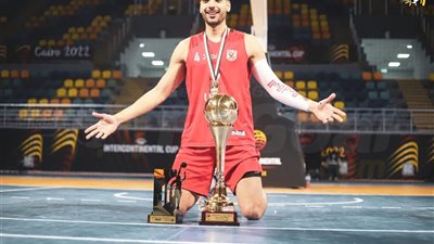 كواليس موقف إيهاب أمين من التجديد للأهلي.. الموقف معقد