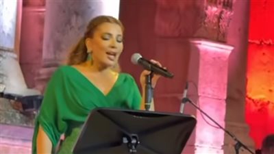 بمرافقة ابنتها شام.. أصالة تبهر جمهورها في ختام مهرجان جرش