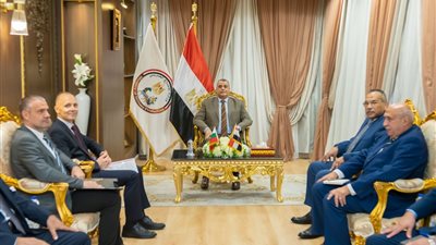 وزير الدولة للإنتاج الحربي يناقش مع سفير بلغاريا بالقاهرة سبل تعزيز التعاون