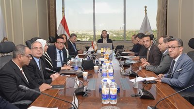 وزير التموين يجتمع مع رؤساء مجالس إدارات شركات مضارب رشيد وكفر الشيخ والبحيرة