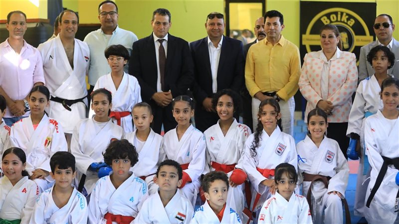 وزير الرياضة يتفقد