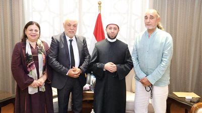 وزير الأوقاف يستقبل نقيب المهن التمثيلية لبحث التعاون في دعم الدراما الدينية 