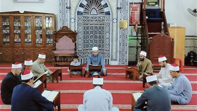 المقرأة النموذجية تزين مسجد النصر بالعريش بمشاركة أصحاب الأصوات الندية 