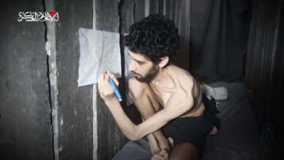 الرشق: نتنياهو يريد قتل الأسرى بالجوع بعد فشله في قتلهم بالقصف